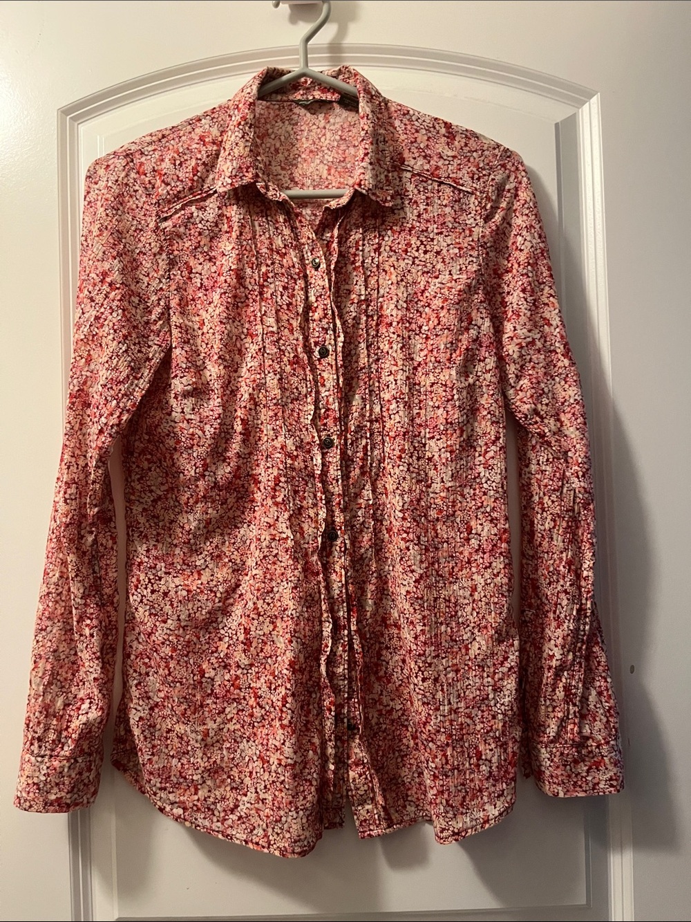 Classic Eddie Bauer Pink Floral Button-Down Shirt.